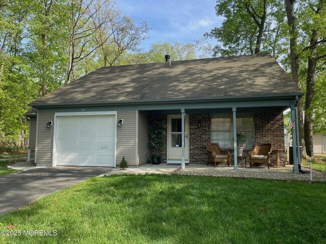 Primary Photo - 518 Petunia Ln N