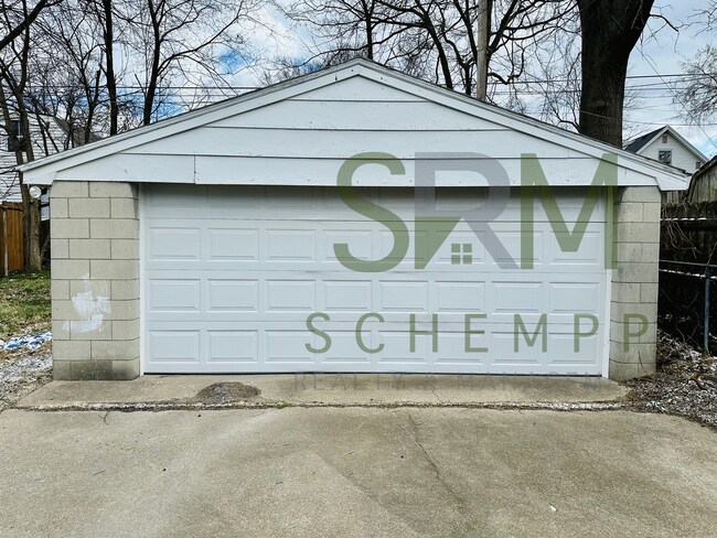 Building Photo - Updated 4BR house in Taylor Berry Neighborhood