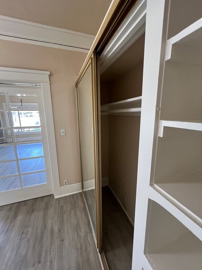 Building Photo - Spacious Studio with Balboa Park Views