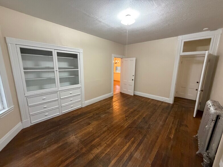 Building Photo - 74 Aldie St