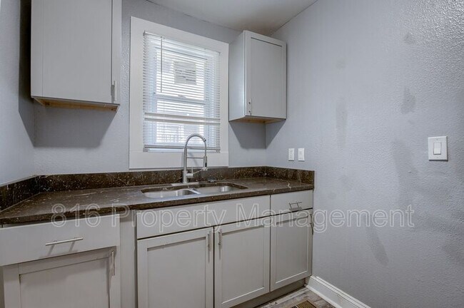 Building Photo - 3217 E 62nd St