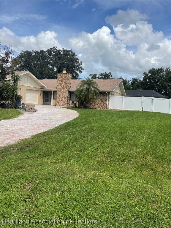 Primary Photo - 332 Oak Knolls Cir