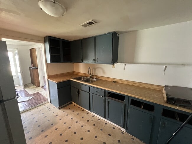 Building Photo - 1287 E Willard Ave