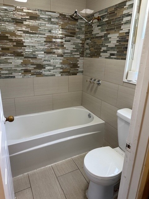 Building Photo - Tracy 4 Bedroom 2 Bathroom Home with a pool