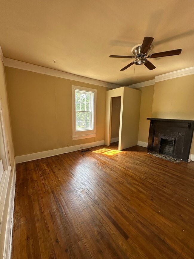 Building Photo - Rent NOW! Charming and spacious historic home in Porterdale Village featuring three bedrooms, two...