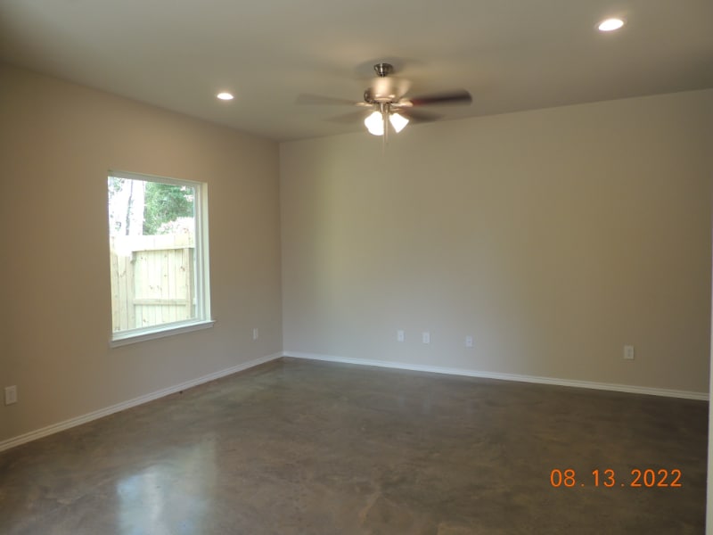 Building Photo - 615 Hayman St