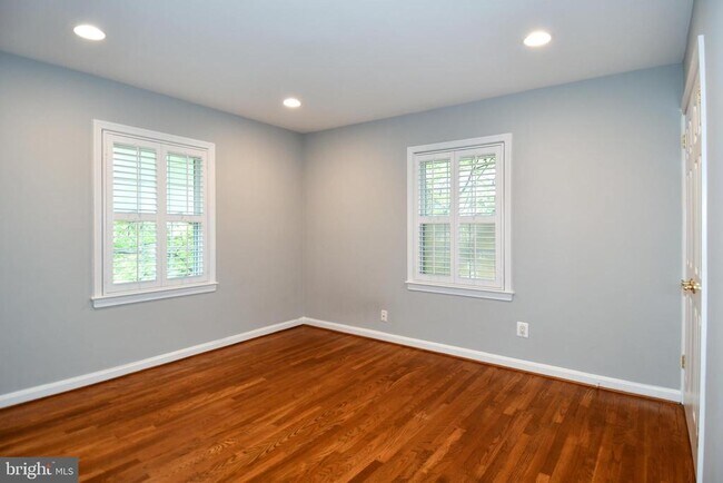 Building Photo - 4100 Dewmar Ct