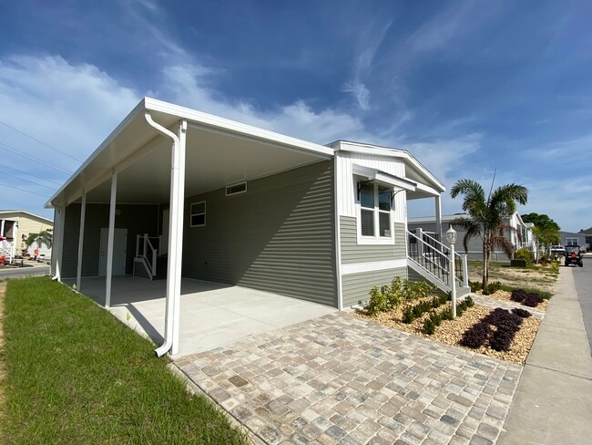 Building Photo - 1990 Douglas Ln