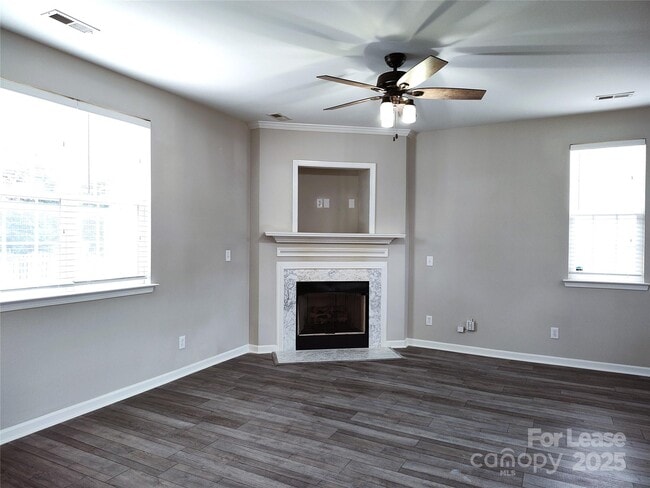 Building Photo - 16127 Circlegreen Dr