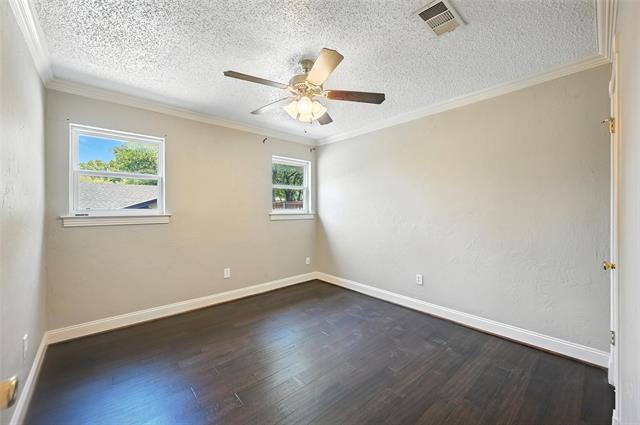 Building Photo - 2857 Hurstview Dr