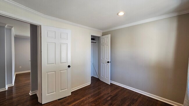 Building Photo - 75 Florence Ave