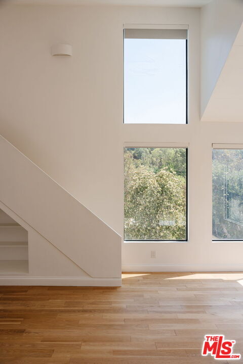 Building Photo - 1355 Bobolink Pl