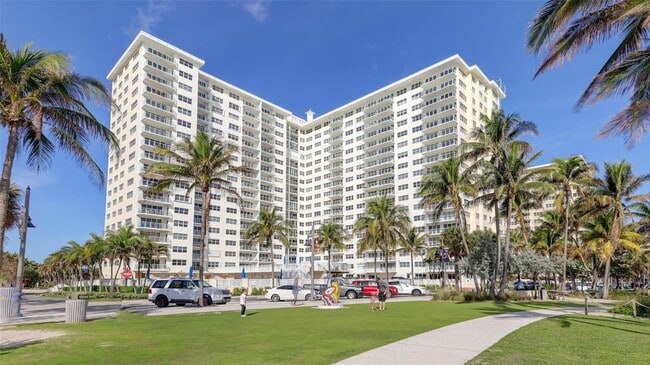 Building Photo - 111 N Pompano Beach Blvd