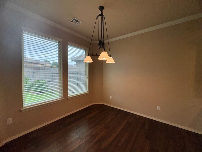 Building Photo - 3 Bed 2 Bath in Edmond!