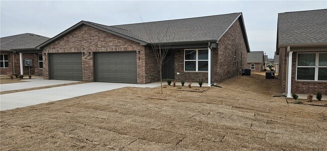 Primary Photo - 527 NW 69th Ave