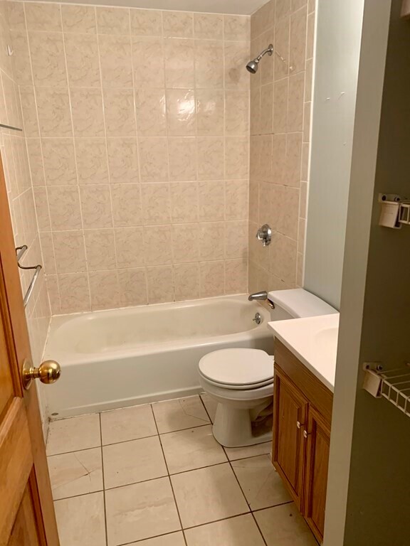 Building Photo - 102 E Brookline St