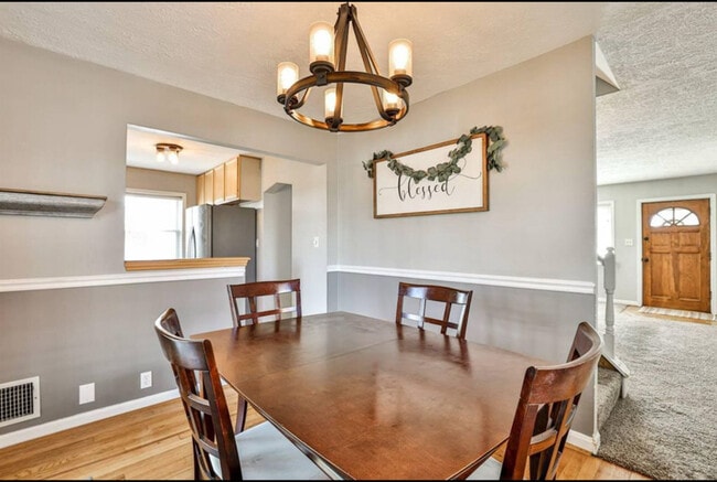 Building Photo - 37 Towanda Dr