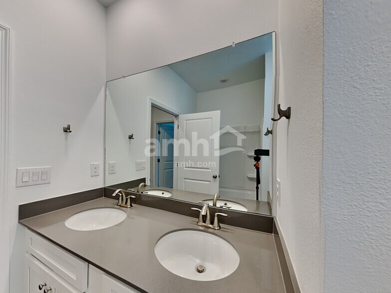 Building Photo - 6377 Atlantic Bch Ave