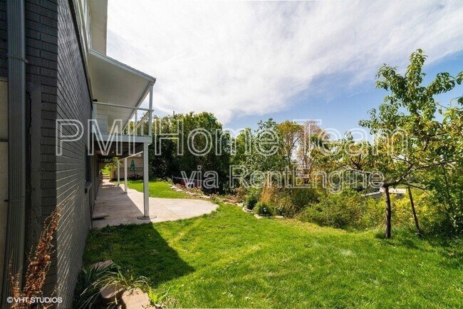 Building Photo - 953 N Compton Rd