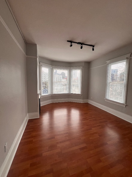 Building Photo - 312 E Olive Pl