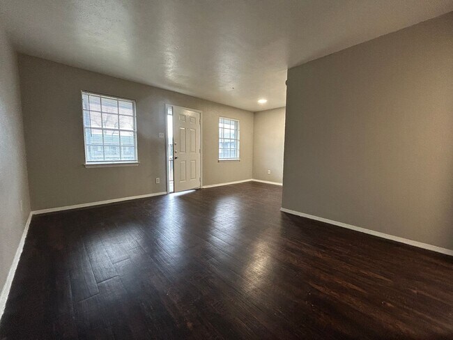 Interior Photo - Oak Lawn Place