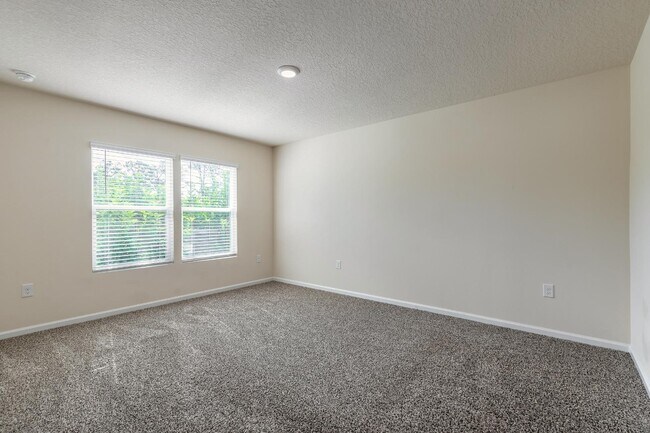 Building Photo - 109 Persimmon Dr