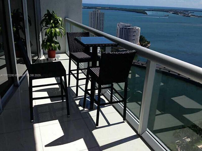 Building Photo - 495 Brickell Ave