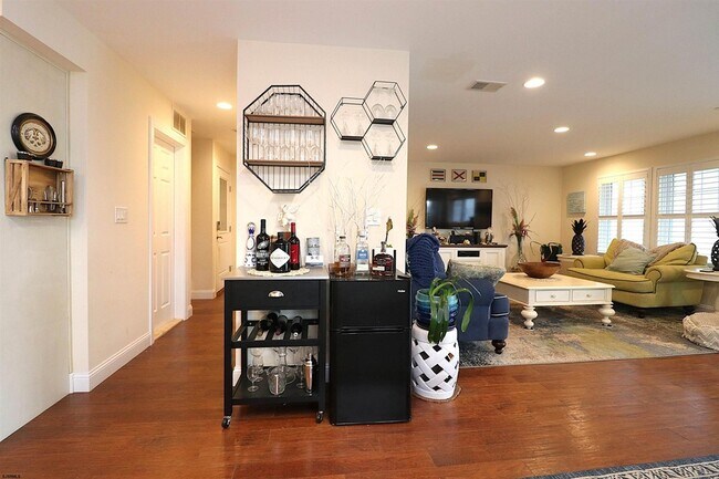 Building Photo - 9505 Monmouth Ave