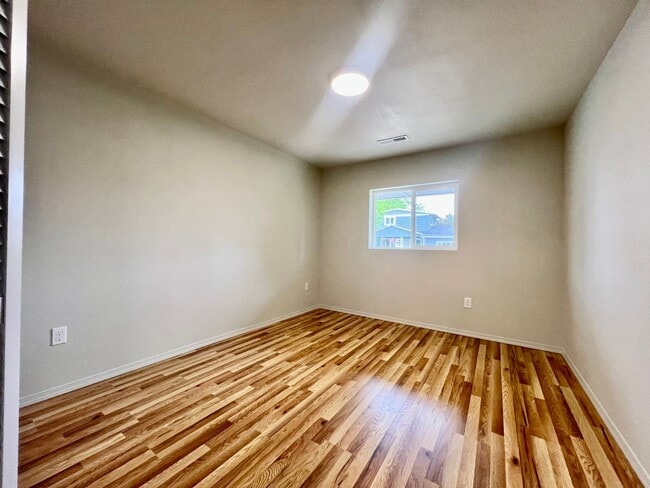 Building Photo - 2020 SE 154th Ave