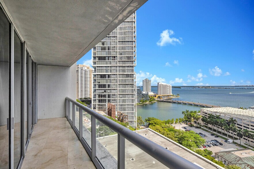 Building Photo - 481 Brickell Ave