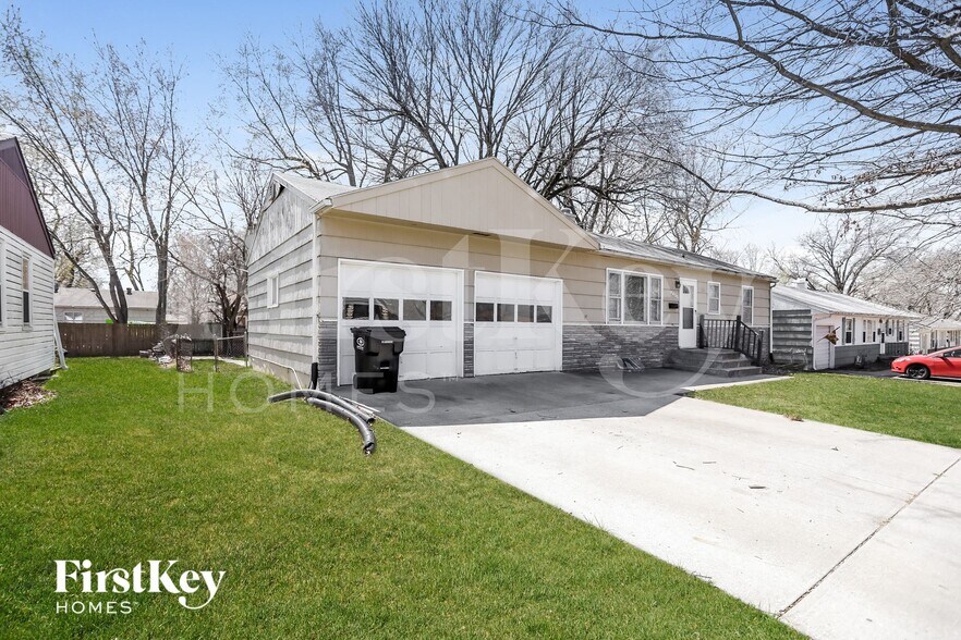 Building Photo - 8855 E 59th St