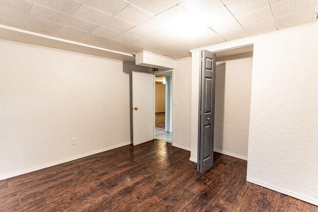 Building Photo - 711 3rd Ave S