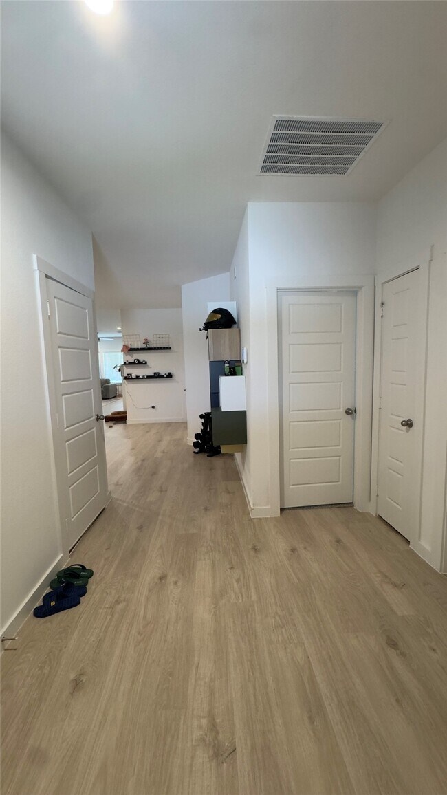 Building Photo - 7834 Calabria Dr