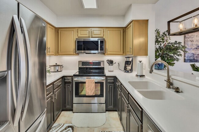 Building Photo - 224 Glenstone Cir