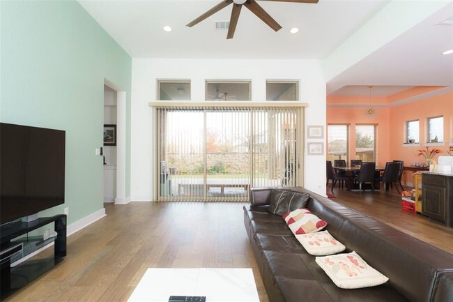 Building Photo - 816 Paseo de Castana Wy