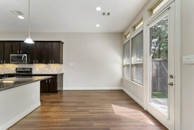 Building Photo - 31 Aventura Pl