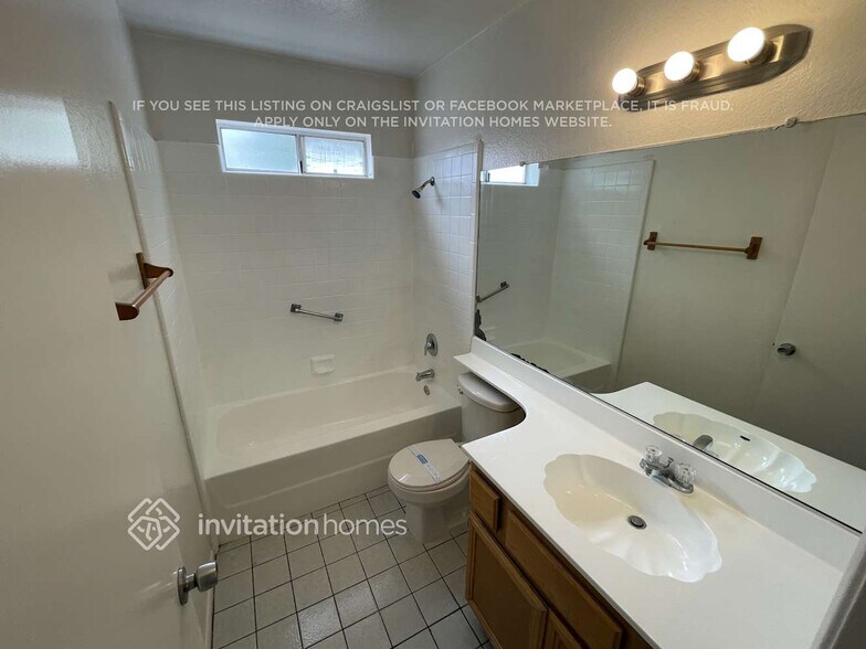 Building Photo - 8820 W Coolidge St