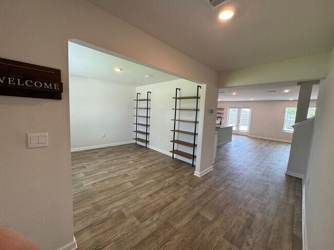 Building Photo - Pensacola/Beulah - Bridlewood - 5 bedroom,...