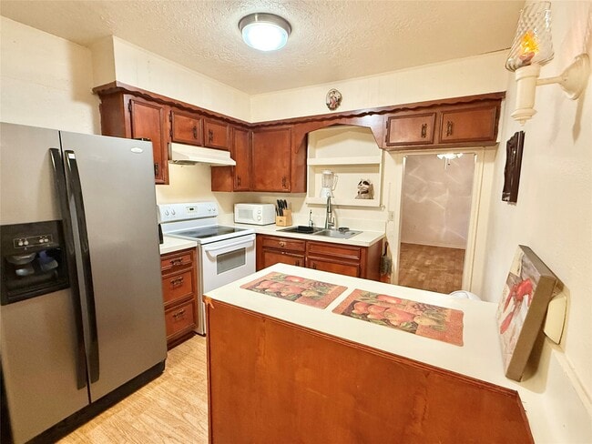 Building Photo - 2501 Shady Creek Ln