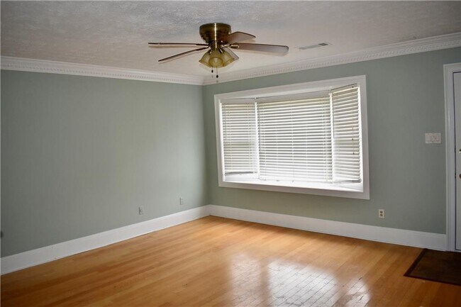 Building Photo - 6106 Queen Anne Ct