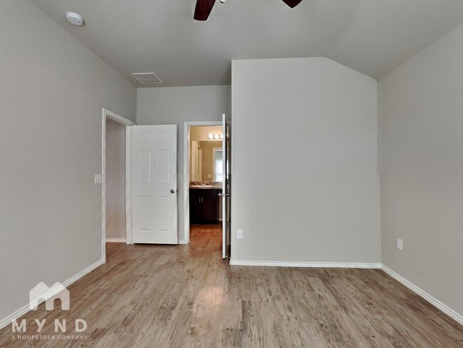 Building Photo - 20942 Canary Wood Ln