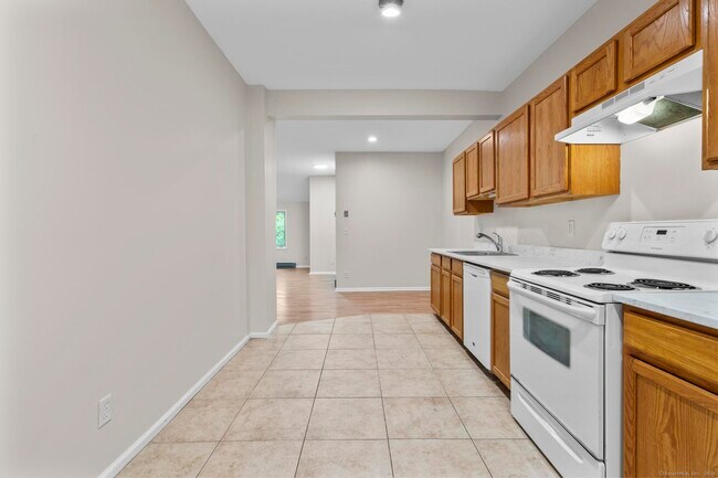 Building Photo - 47 Clapboard Hill Rd