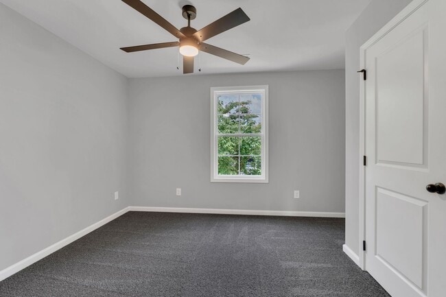 Building Photo - 164 S Ford St