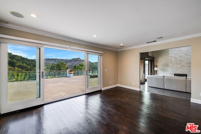 Building Photo - 11470 Dona Evita Dr