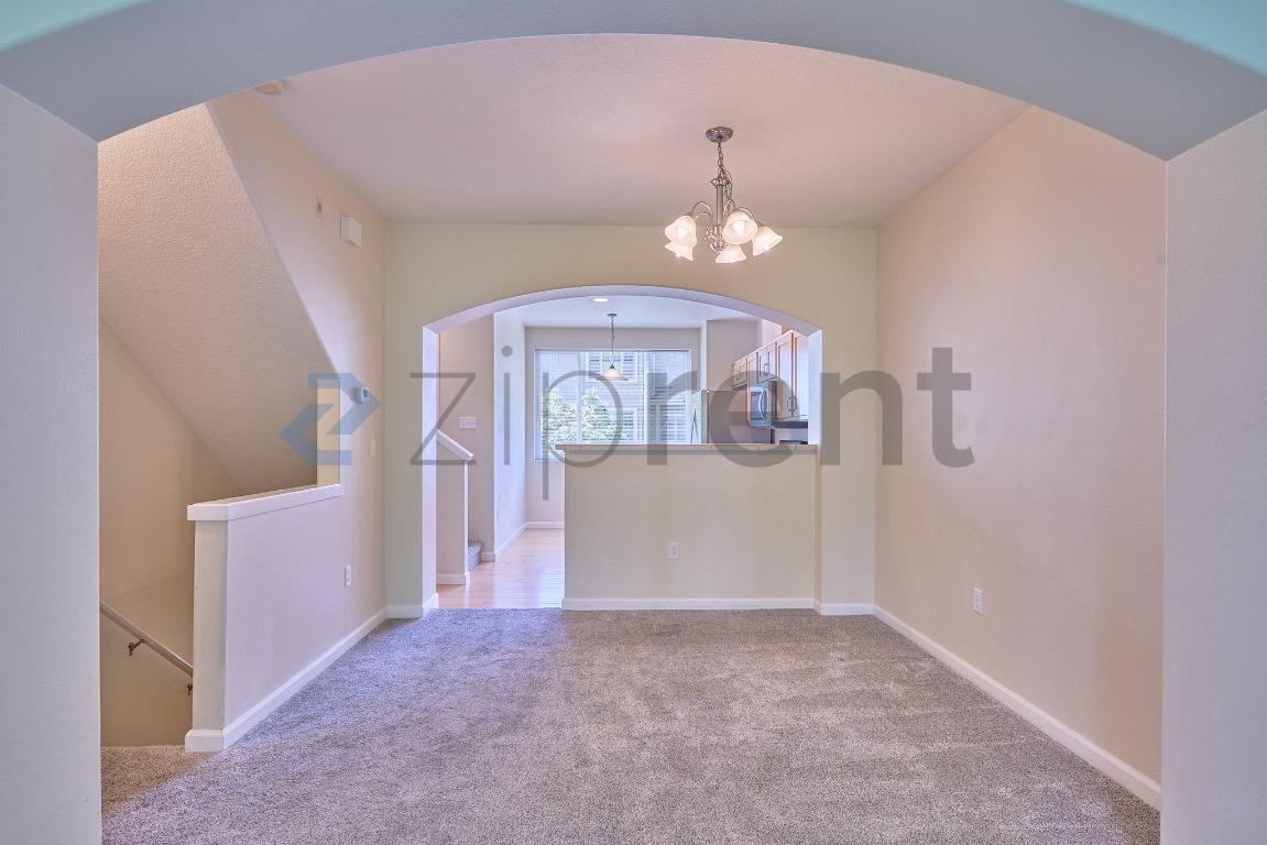 Building Photo - Unit 102