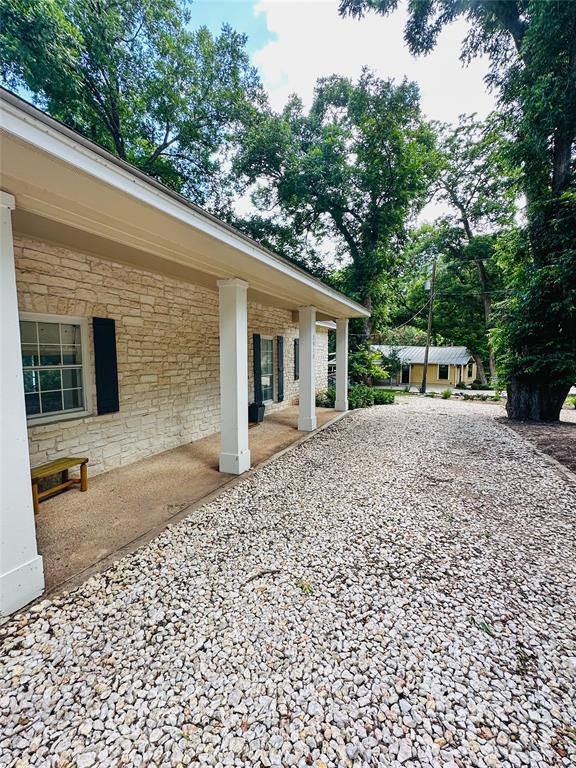 Building Photo - 2910 Edgewater Dr