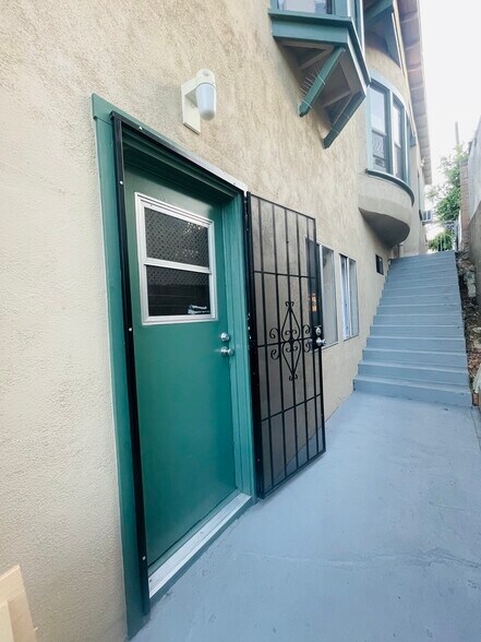 Building Photo - 808 Geraghty Ave
