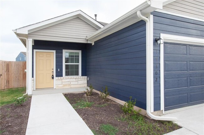 Building Photo - 15302 Grenadine Bloom Cv