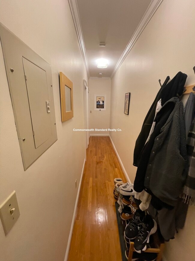 Building Photo - 4 Park Vale Ave