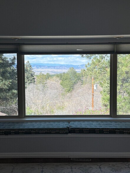 Building Photo - 1030 E Posse Rd